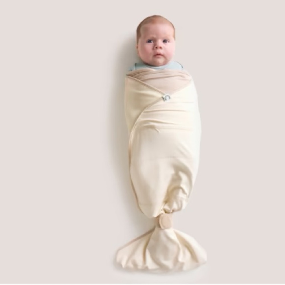 NWT B.E.S.T Swaddle Taking Cara Babies (3 way swaddle)